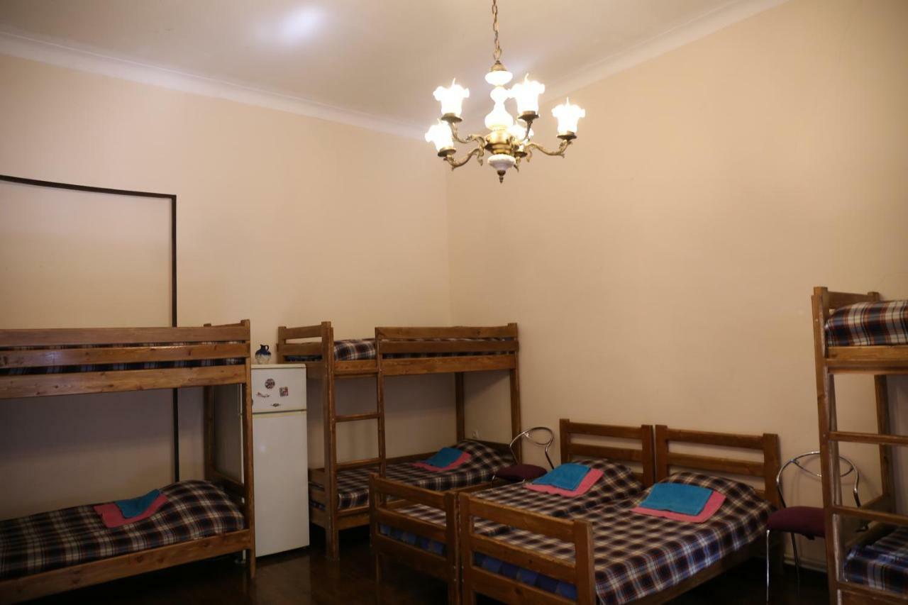 Private Rooms In The City Center - Chonqadze 9 Tbilisi Bagian luar foto